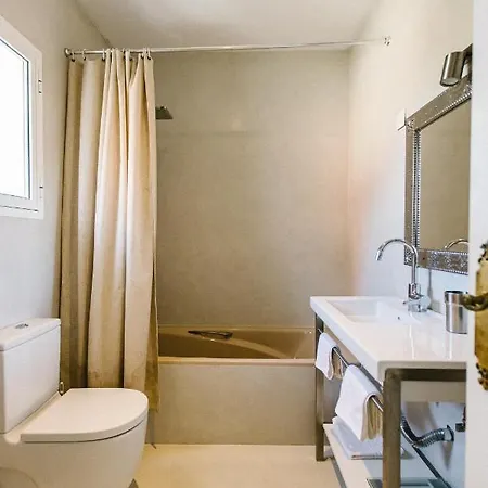Authentic 3 Bedroom With Pool Villa *