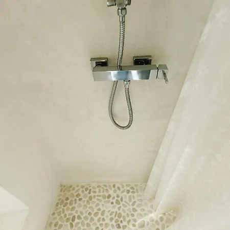 Authentic 3 Bedroom With Pool
